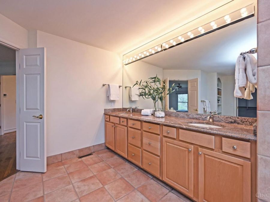 6897 Fox Hill Lane, Madeira, OH 45236 Photo 31