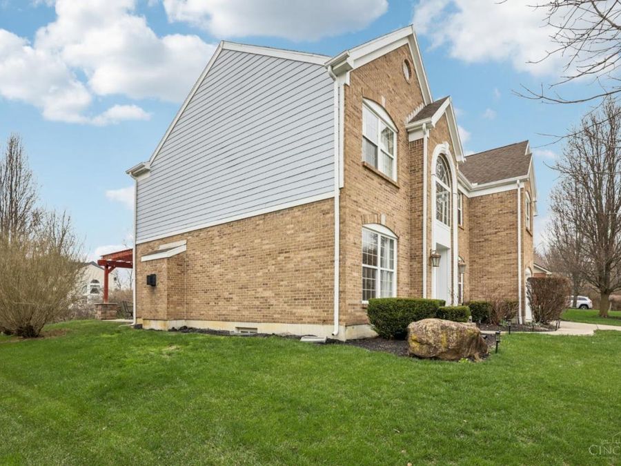 2520 Hingham Lane, Centerville, OH 45459 Photo 2