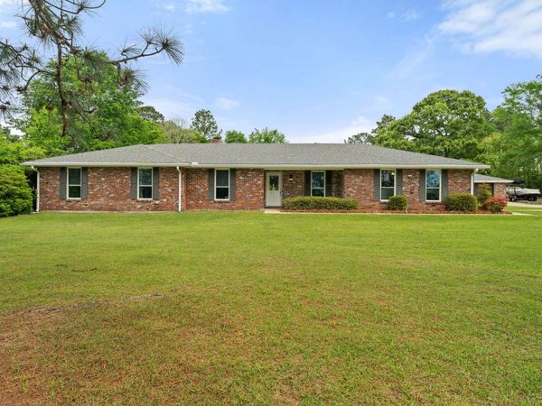 2 Clipper, Hattiesburg, MS 39402