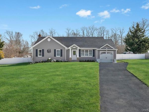 40 Great Rock Drive , Wading River, NY 11792