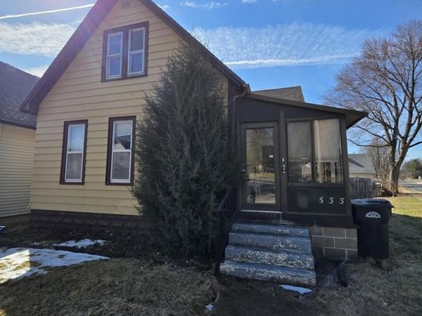 533 6TH Avenue N, Clinton, IA 52732