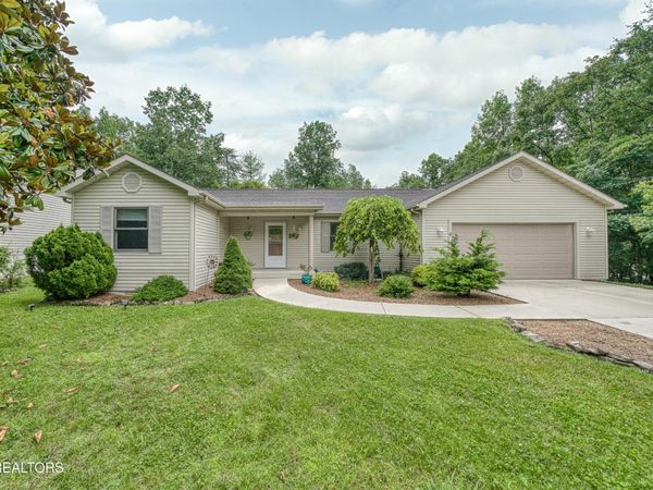 125 Fairhaven Drive , Crossville, TN 38558