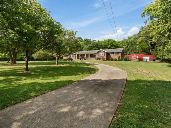 467 Dry Creek Rd , Goodlettsville, TN 37072