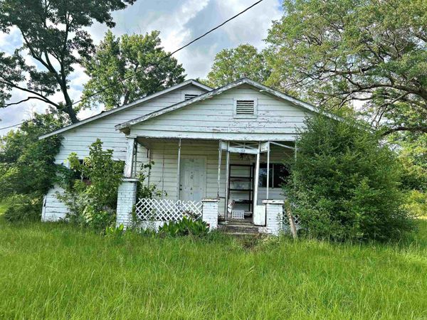 52 Curtis , Gurdon, AR 71743