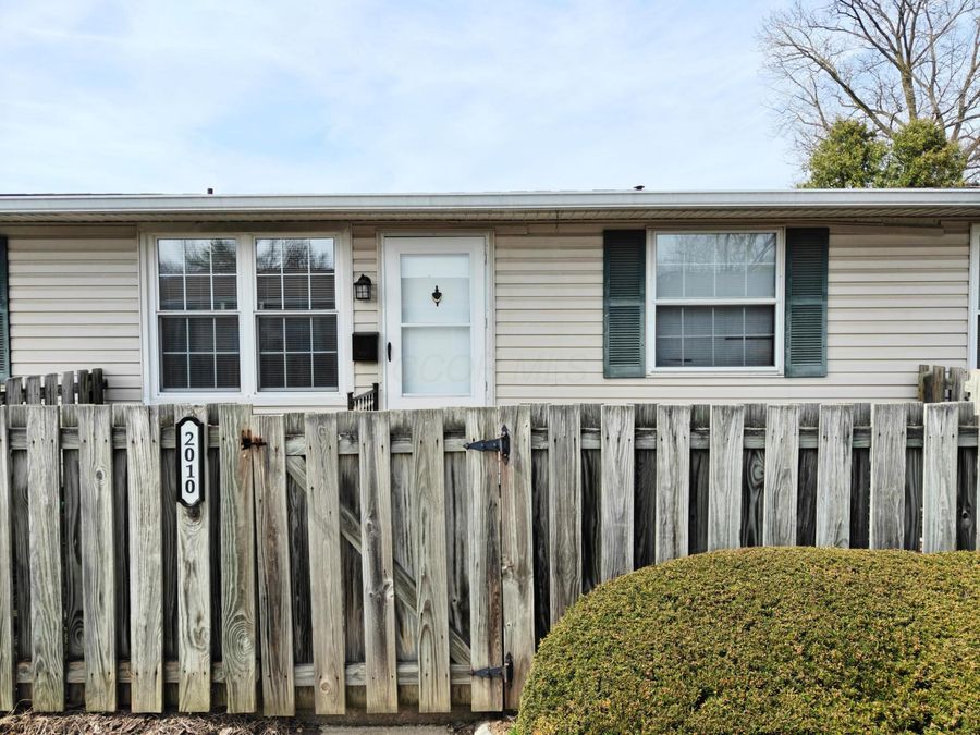 2010 Willoway Court N, Columbus, OH 43220 Photo 1