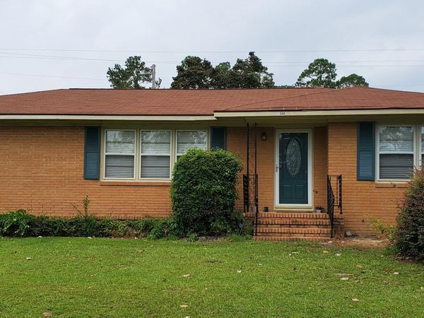 240 Lakewood Drive, Swainsboro, GA 30401