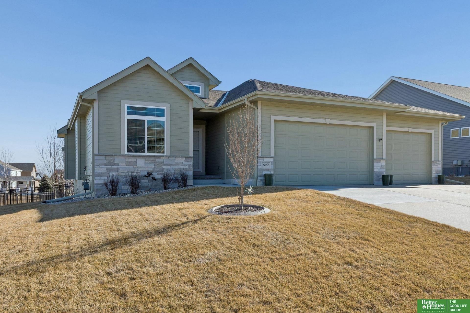 11909 S 212th Street , Gretna, NE 68028