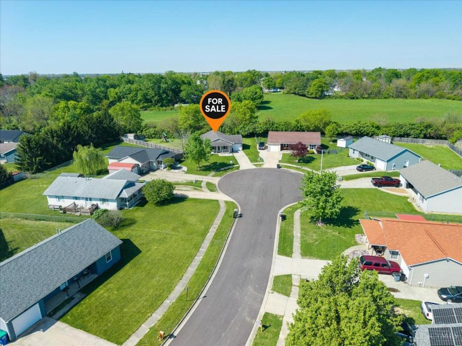 108 W Concord Lane, Bloomingburg, OH 43106 Photo 3