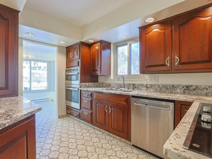 1006 Pineknot Drive, Delhi Township, OH 45238 Photo 9