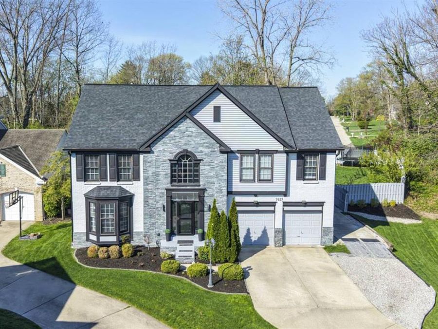 9825 Orchard Club Drive, Montgomery, OH 45242 Photo 2