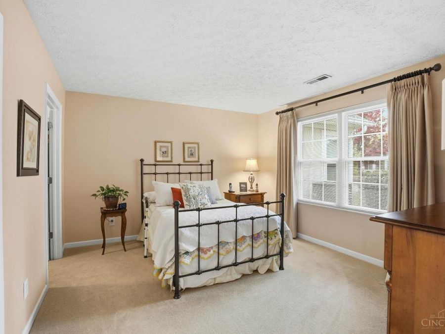 8444 Waterleaf Lane, West Chester, OH 45069 Photo 11