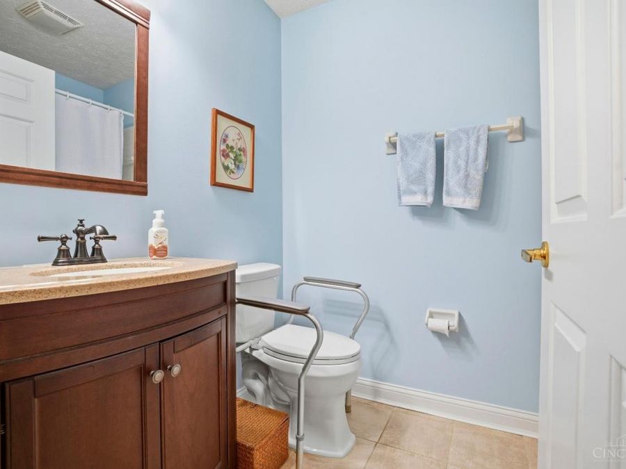 8444 Waterleaf Lane, West Chester, OH 45069 Photo 12