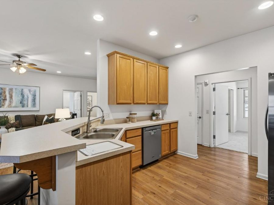 4365 Classic Drive, Blue Ash, OH 45241 Photo 12