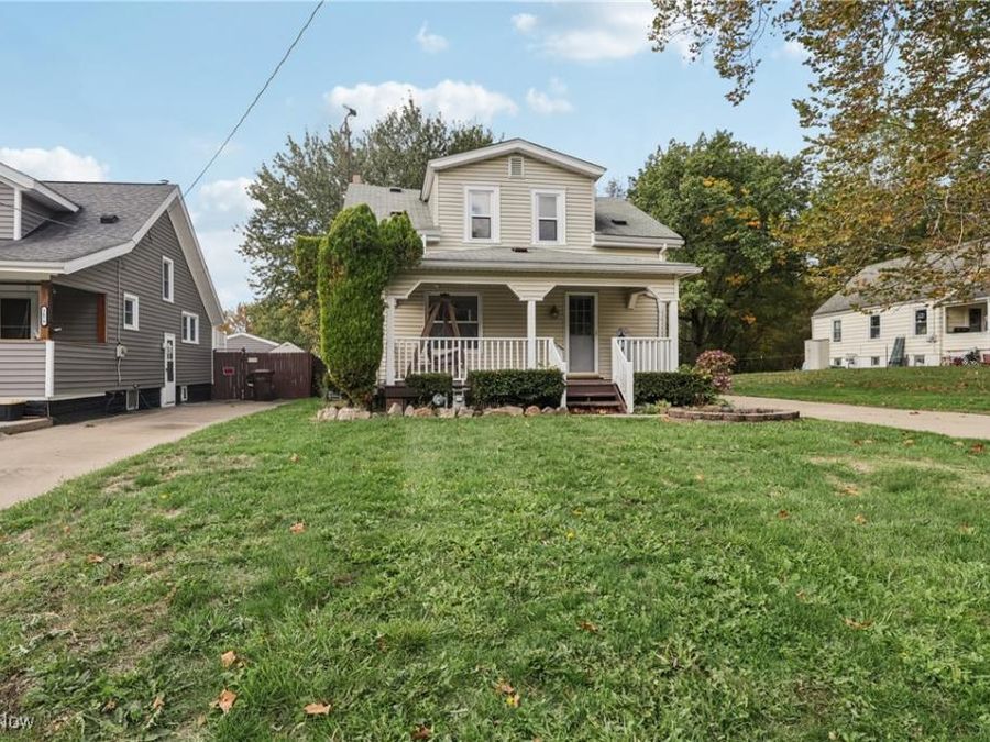 1674 Betz Drive , Akron, OH 44306 Photo 1