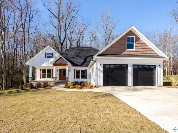 1649 Church Circle, Gadsden, AL 35901