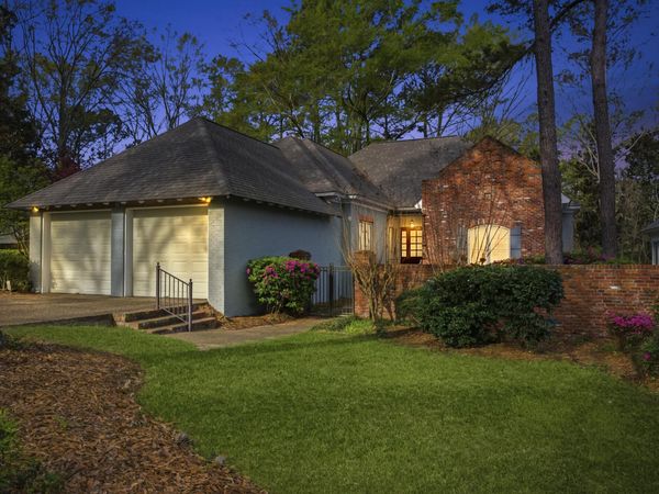 33 Camelia Ct., Hattiesburg, MS 39402