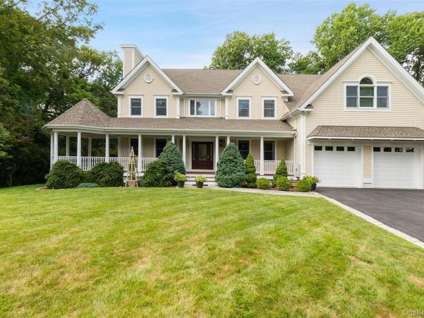 8 Crecco Place , Mahopac, NY 10541