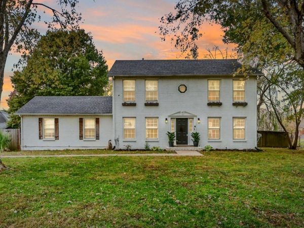 1330 Oak Hill Dr , Clarksville, TN 37040