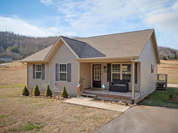 2060 Walker Cove Rd , Sparta, TN 38583