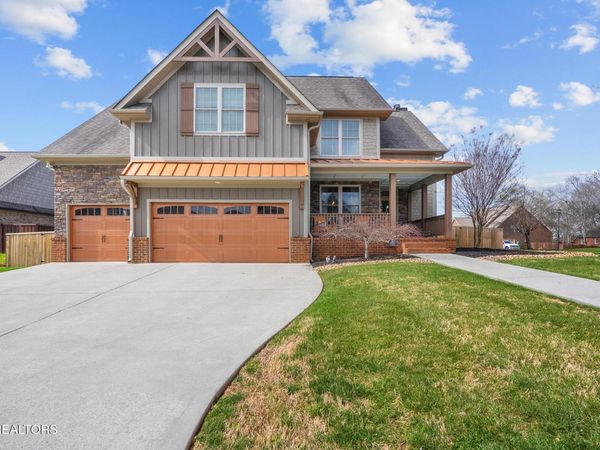 2004 Logan Drive , Maryville, TN 37803