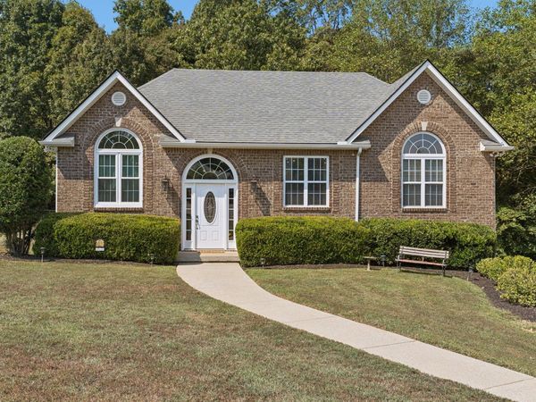 1436 Grassland Dr, Ashland City, TN 37015