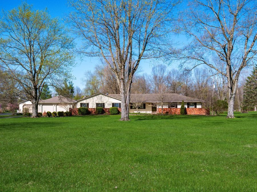 1975 Surrey Road , Blacklick, OH 43004 Photo 1