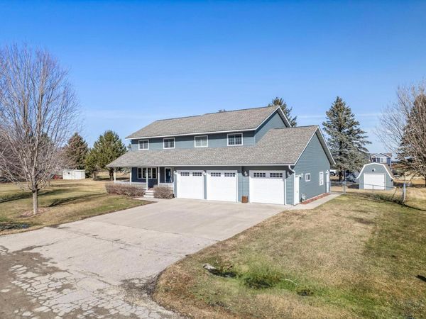 216 3rd Place , Claremont, MN 55924