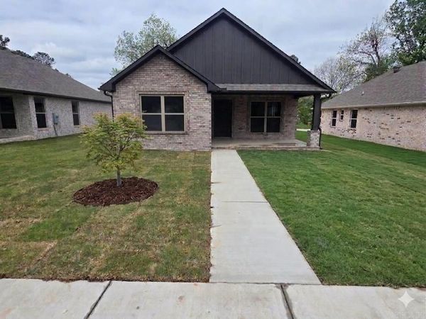 804 3RD N , Paragould, AR 72450