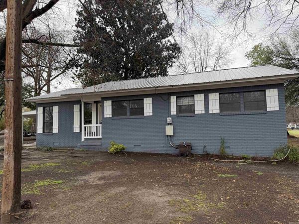 2354 Dover Ave , Camden, AR 71701