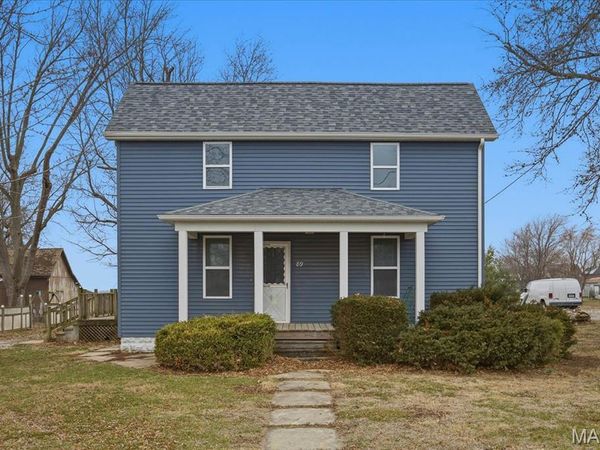 89 S Main Street , Hoyleton, IL 62801