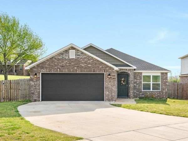 3491 Red Tail Way , Farmington, AR 72730