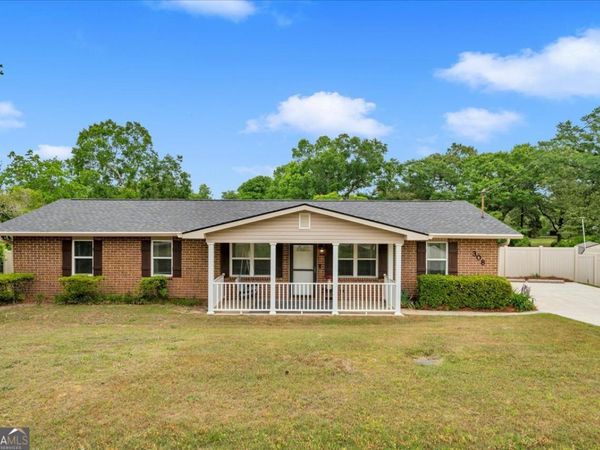308 Fleming Drive, Bonaire, GA 31005