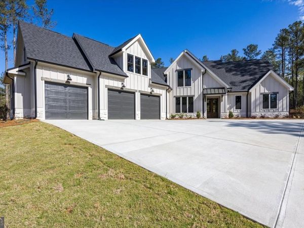 116 Heights Avenue, Forsyth, GA 31029