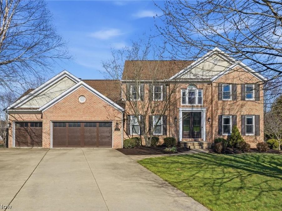 6625 Olde Stone Circle NE, Canton, OH 44721 Photo 1