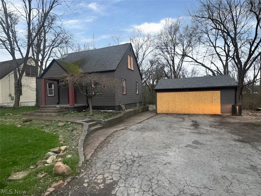 3218 Shadyside Drive , Hubbard, OH 44425 Photo 1
