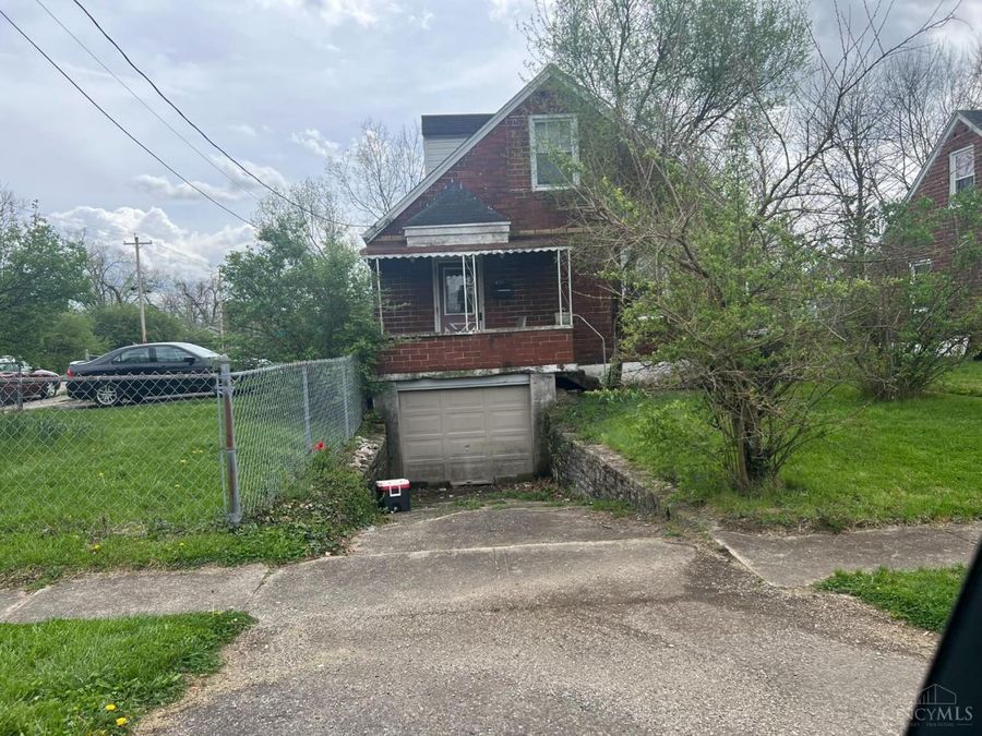 837 Matthews Drive, Lincoln Heights, OH 45215 Photo 1