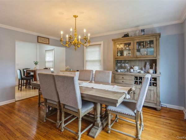 2359 Spruce Street , Seaford, NY 11783