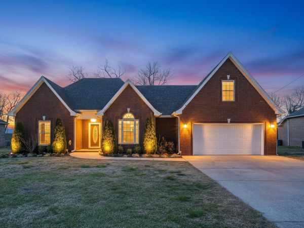 7909 Corey Dr , Smyrna, TN 37167