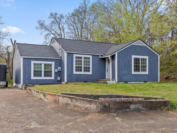205 Georgia Street , Rossville, GA 30741