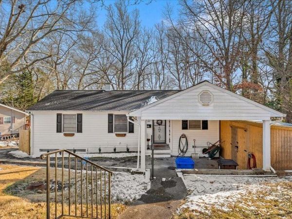 335 East Drive , Oak Ridge, TN 37830