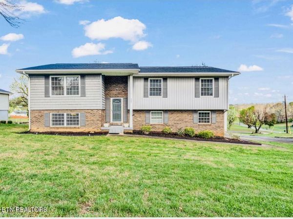 327 River Bend Drive , Loudon, TN 37774