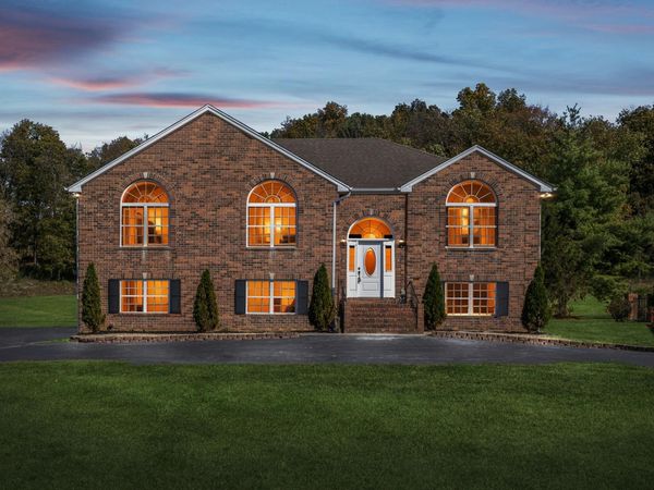 3679 Old Greenbrier Pike , Springfield, TN 37172