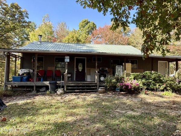 33 Pine Rd, Spring City, TN 37381