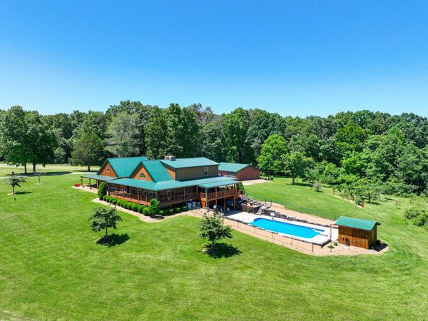 375 Good Hope Rd , Leoma, TN 38468