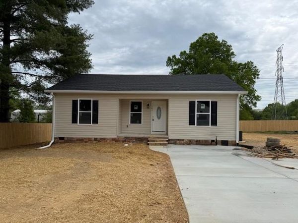 101 Chastain St , Tullahoma, TN 37388