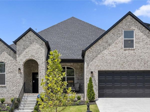 2825 N Chapel Drive , Fayetteville, AR 72704