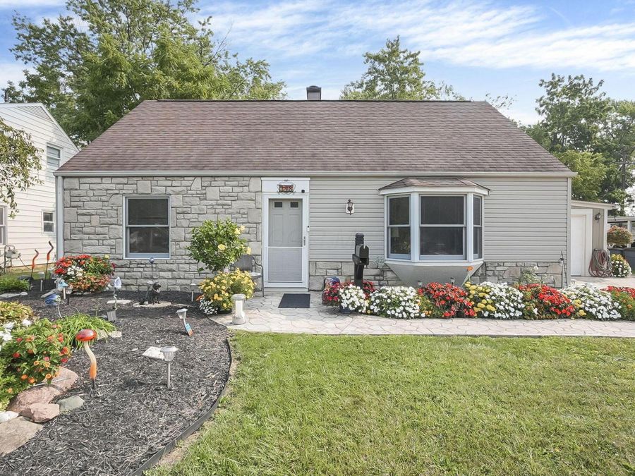 348 Darbyhurst Road , Columbus, OH 43228 Photo 1