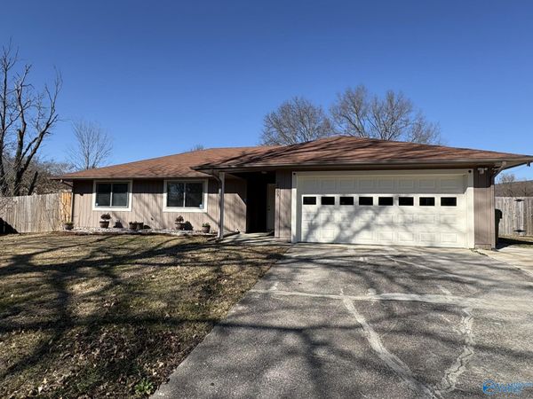 2009 E Tuliptree Drive, Huntsville, AL 35803