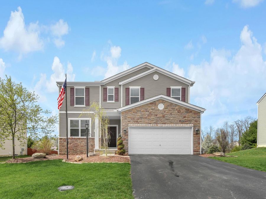 851 Corylus Drive SW, Pataskala, OH 43062 Photo 1