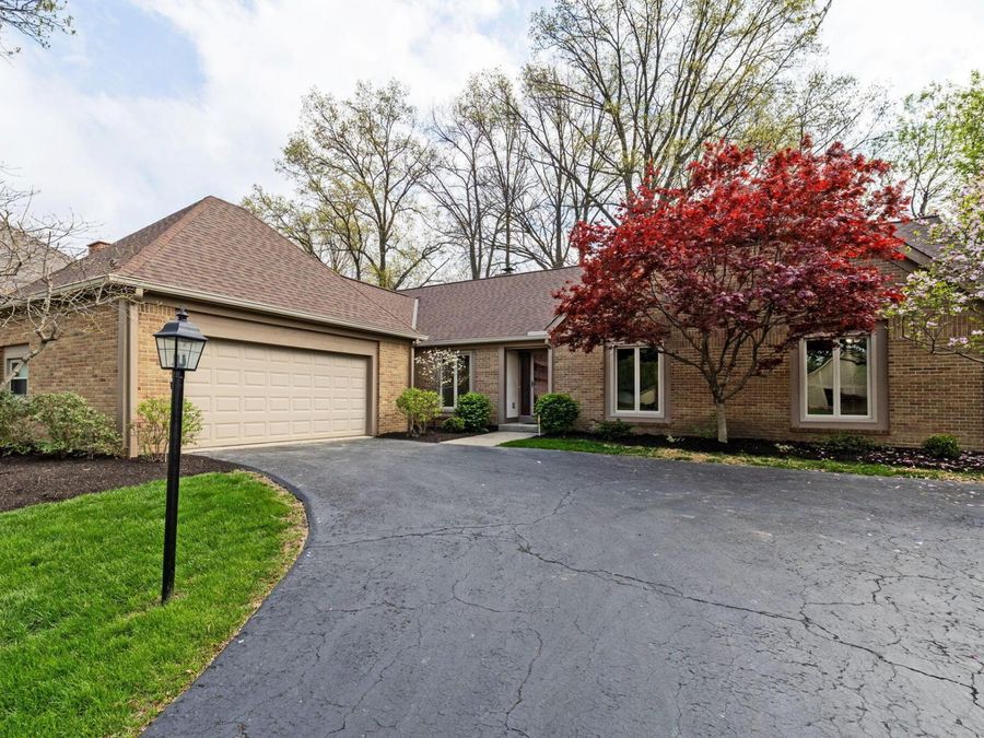 6696 Maplebrook Lane , Columbus, OH 43235 Photo 1